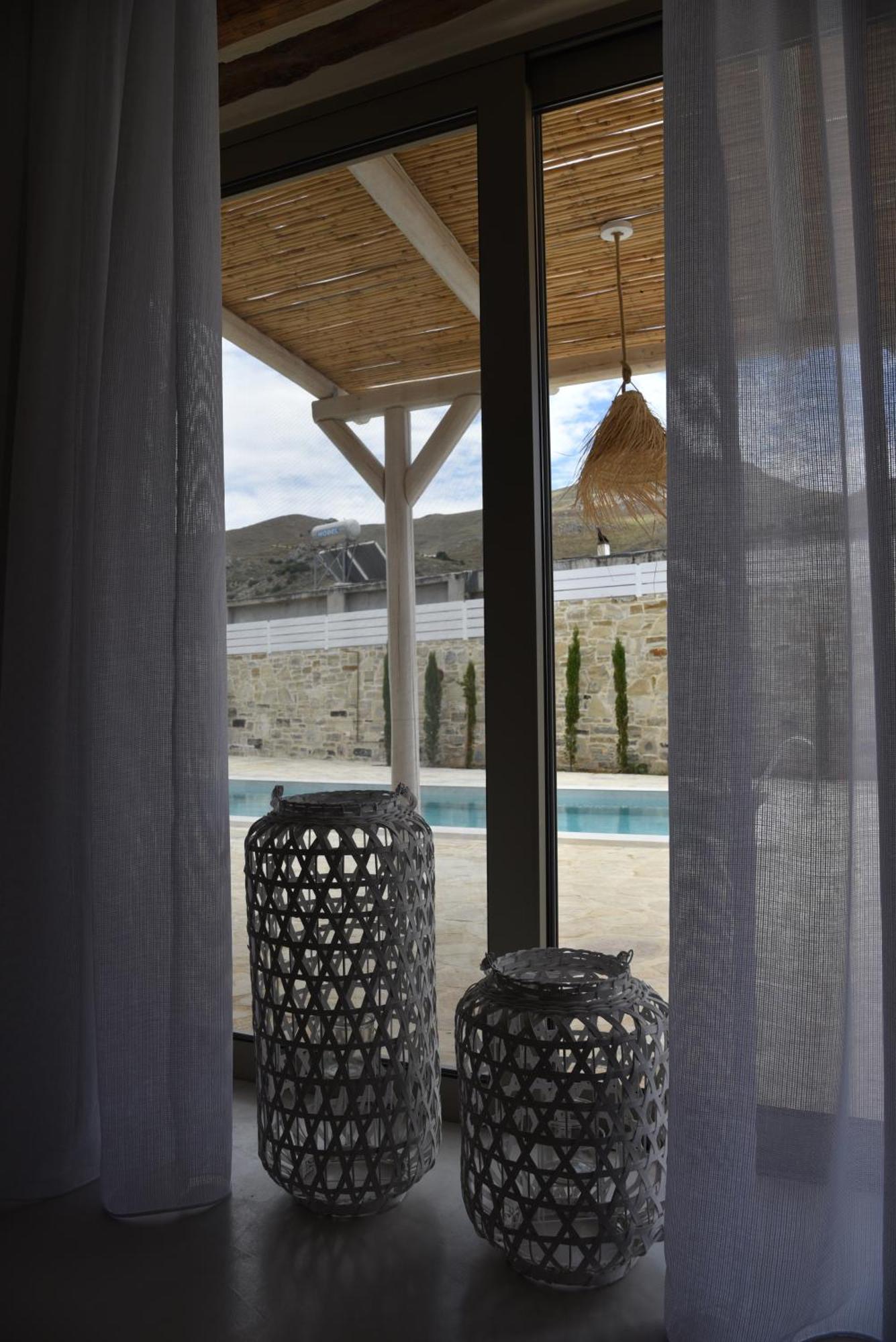 Laini Luxury Suites Pombia 外观 照片